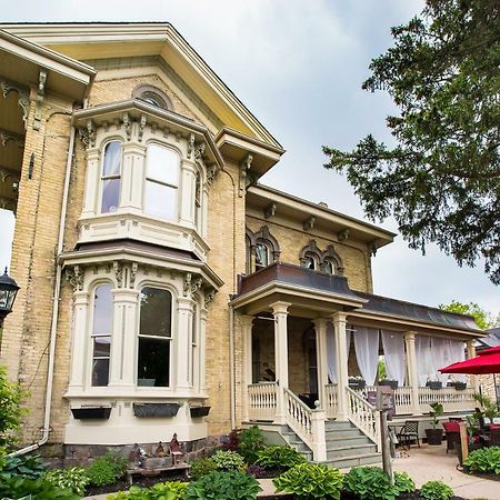 Отель Puddicombe House New Hamburg Экстерьер фото
