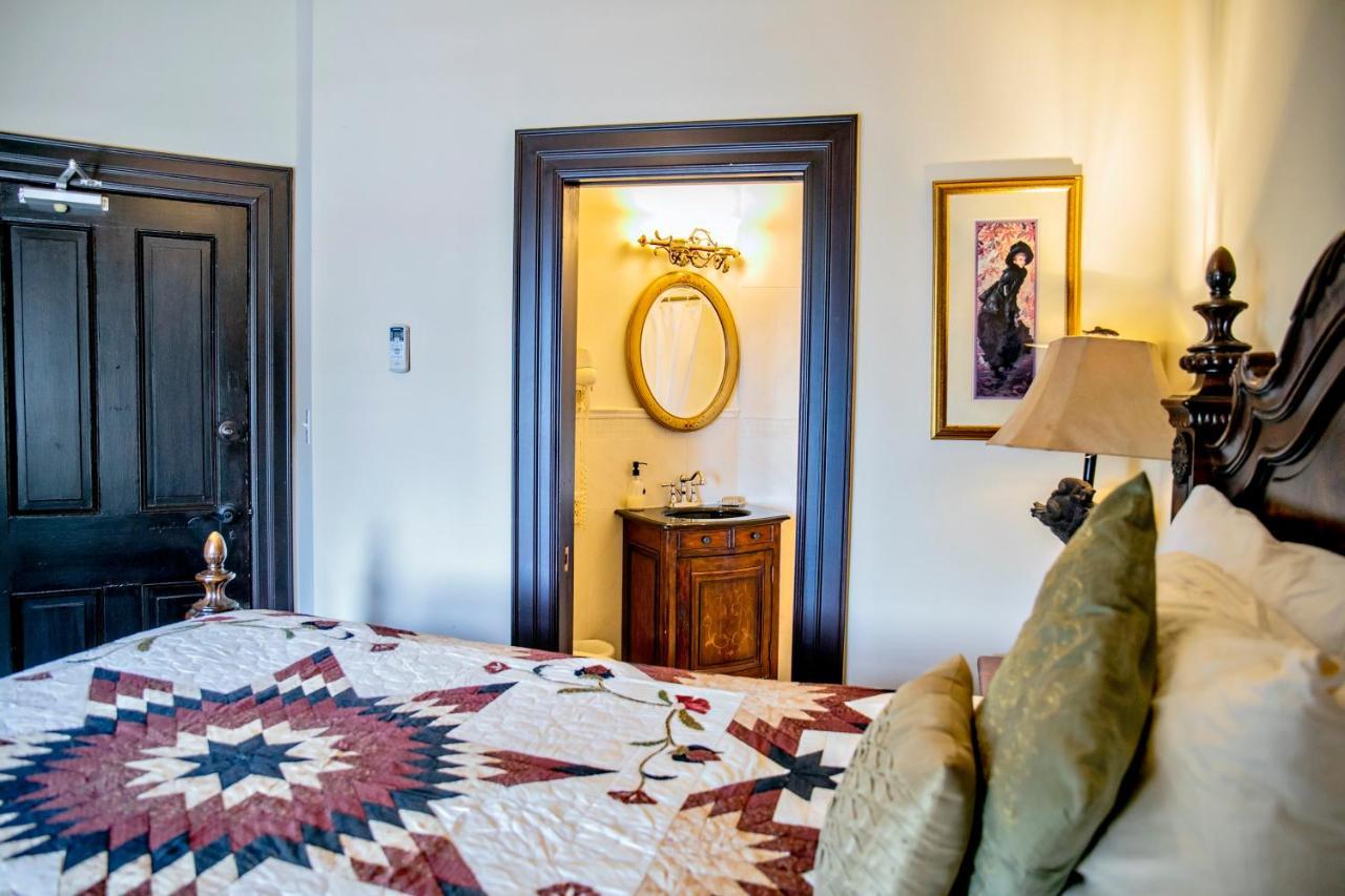 Отель Puddicombe House New Hamburg Экстерьер фото